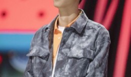 刘大锤最新爆料贾玲视频,贾玲幕后视频曝光，笑料百出引热议